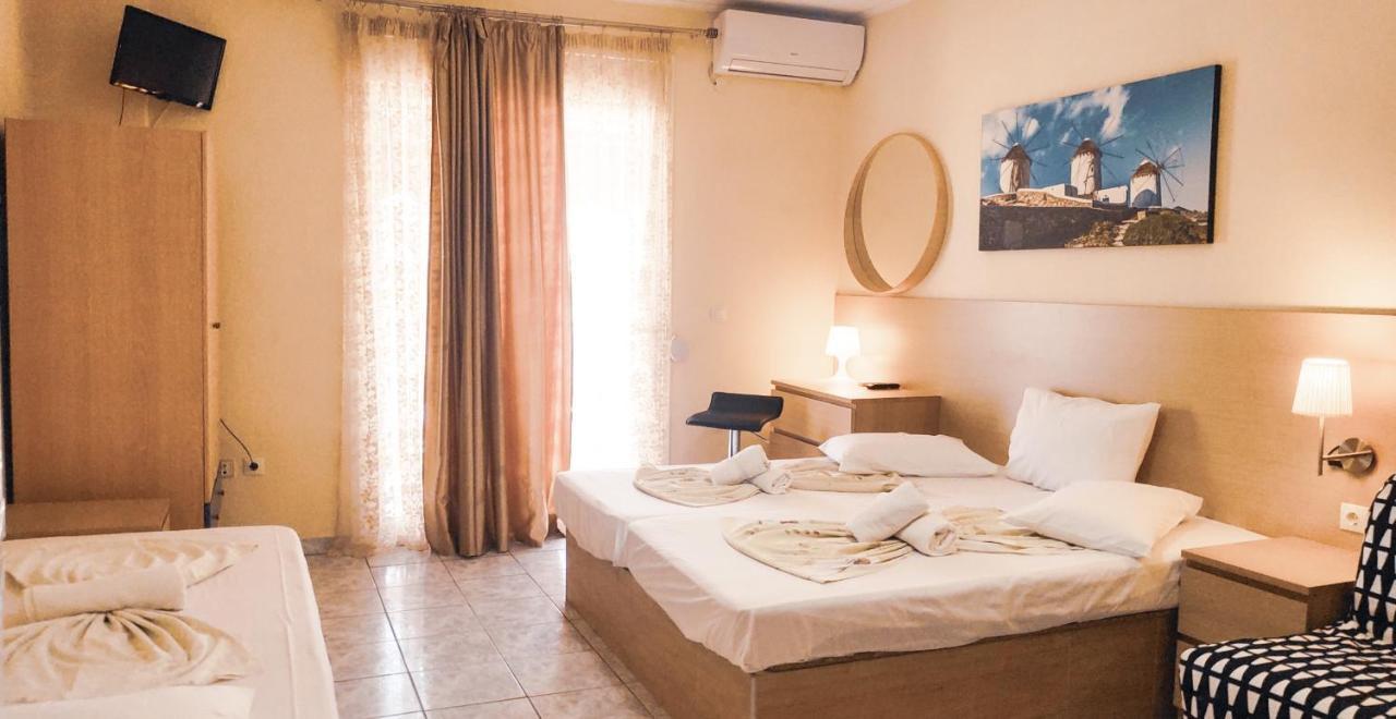 Jimmy'S Rooms Nea Potidea Buitenkant foto